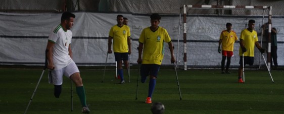 Imagem destaque da publicação - Em Gaza, vítimas vestem a camisa do Brasil para voltar a sonhar